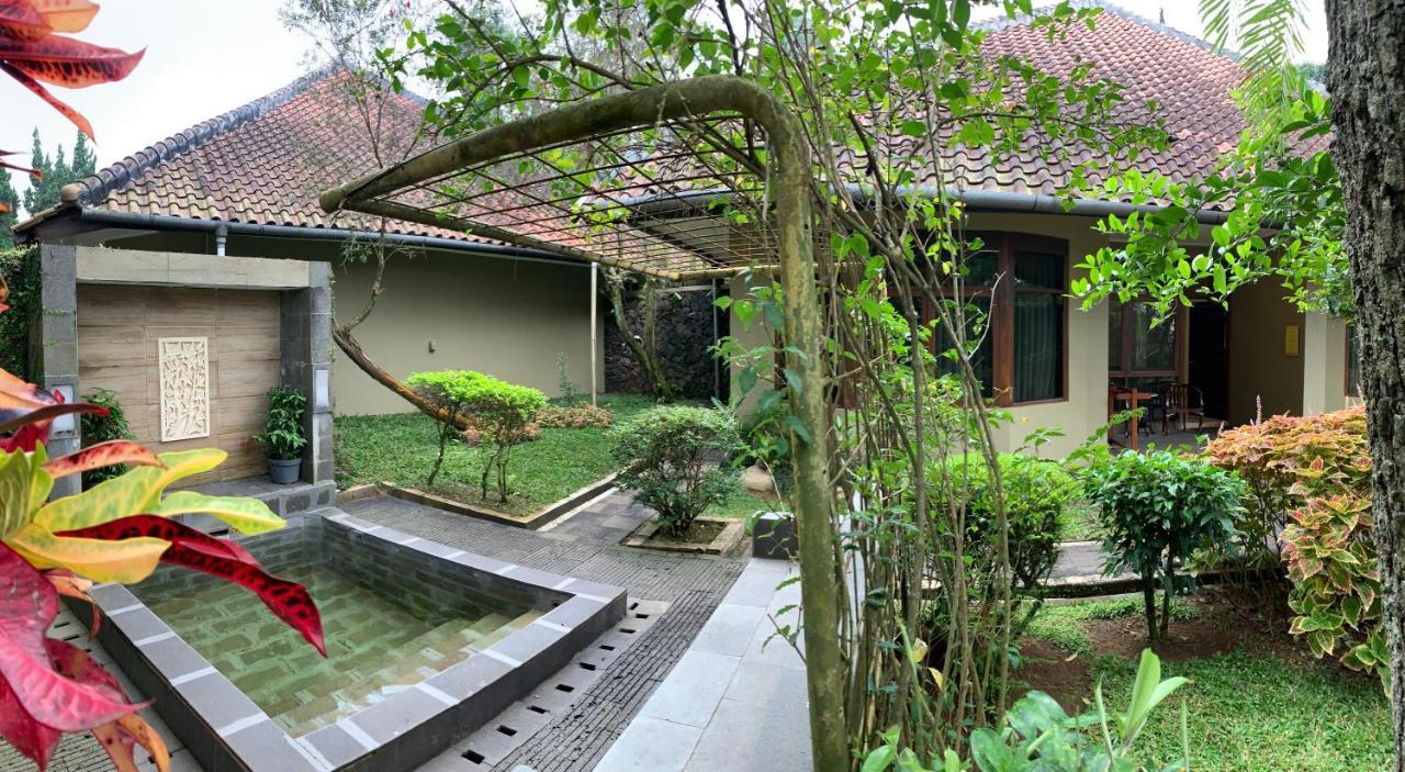 Gracia Spa Resort Hotel Desa Desa Ciater Exteriör bild
