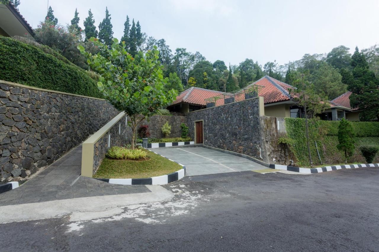 Gracia Spa Resort Hotel Desa Desa Ciater Exteriör bild