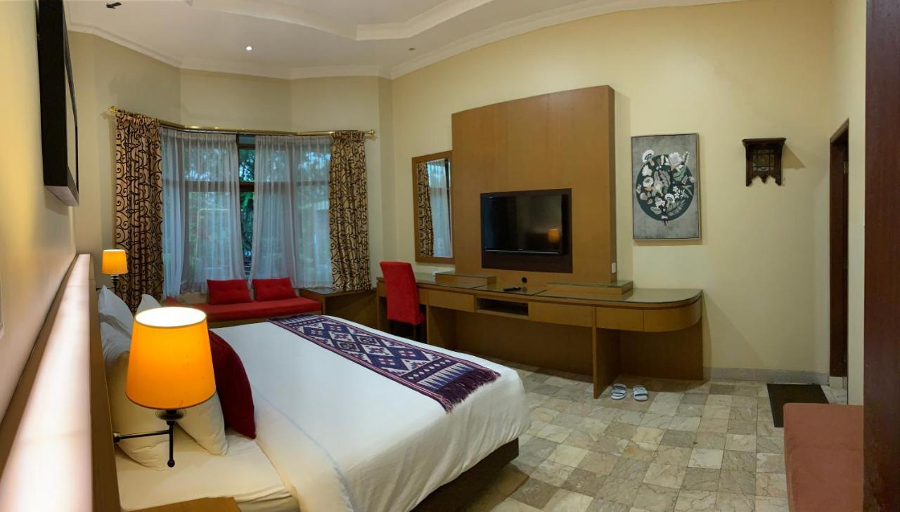 Gracia Spa Resort Hotel Desa Desa Ciater Exteriör bild