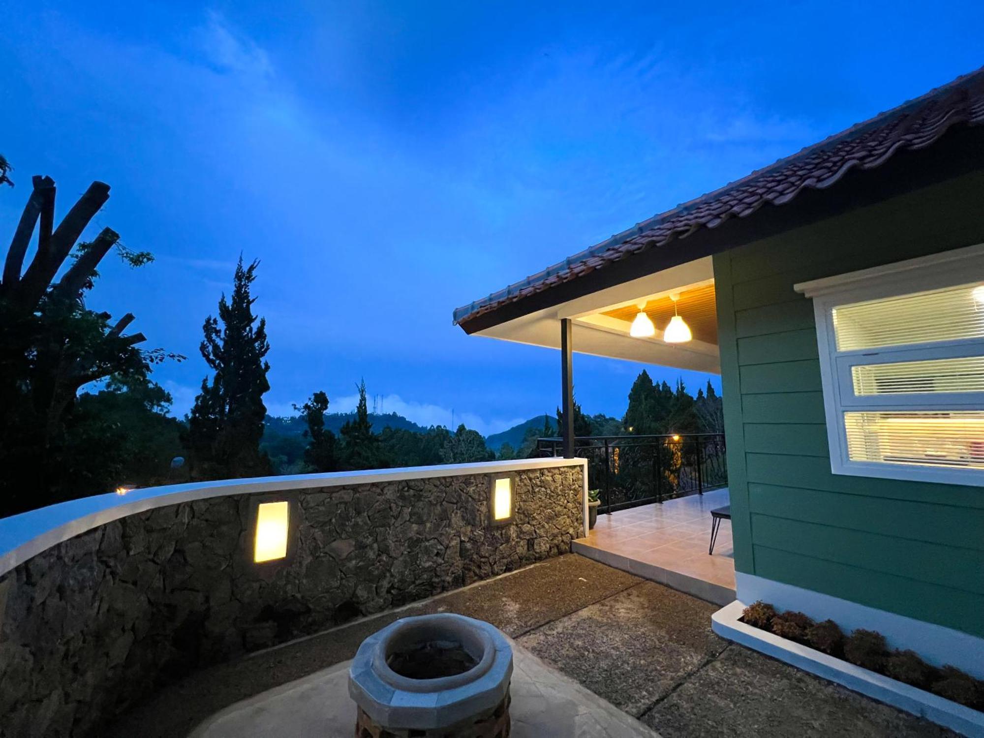 Gracia Spa Resort Hotel Desa Desa Ciater Exteriör bild